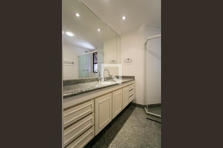 Apartamento para alugar com 260m², 4 quartos e 4 vagas Apartamento para alugar com 260m², 4 quartos e 4 vagasBanheiro