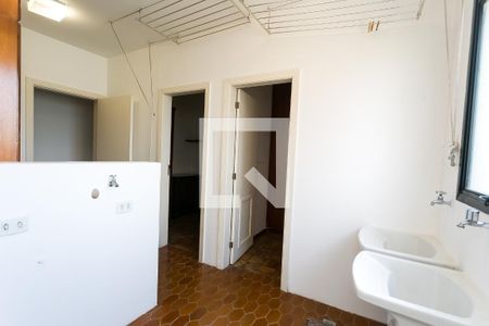 Apartamento para alugar com 260m², 4 quartos e 4 vagas Apartamento para alugar com 260m², 4 quartos e 4 vagasÁrea de Serviço