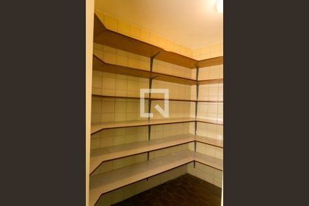 Apartamento para alugar com 260m², 4 quartos e 4 vagas Apartamento para alugar com 260m², 4 quartos e 4 vagasDespensa