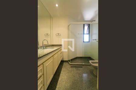 Apartamento para alugar com 260m², 4 quartos e 4 vagas Apartamento para alugar com 260m², 4 quartos e 4 vagasBanheiro