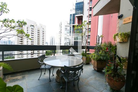 Apartamento para alugar com 260m², 4 quartos e 4 vagas Apartamento para alugar com 260m², 4 quartos e 4 vagasVaranda da Sala