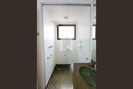 Apartamento para alugar com 260m², 4 quartos e 4 vagas Apartamento para alugar com 260m², 4 quartos e 4 vagasBanheiro da Suíte 2