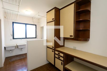Apartamento para alugar com 260m², 4 quartos e 4 vagas Apartamento para alugar com 260m², 4 quartos e 4 vagasÁrea de Serviço