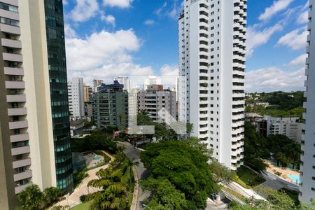 Varanda vista de apartamento para alugar com 4 quartos, 260m² em Real Parque, São Paulo