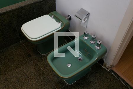 Apartamento para alugar com 260m², 4 quartos e 4 vagas Apartamento para alugar com 260m², 4 quartos e 4 vagasBanheiro da Suíte 2