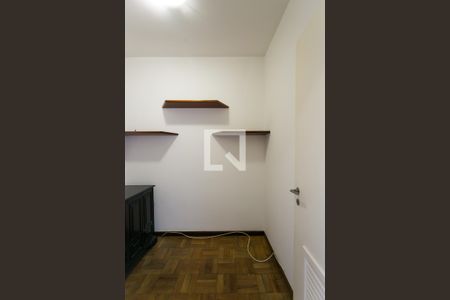 Apartamento para alugar com 260m², 4 quartos e 4 vagas Apartamento para alugar com 260m², 4 quartos e 4 vagasÁrea de Serviço