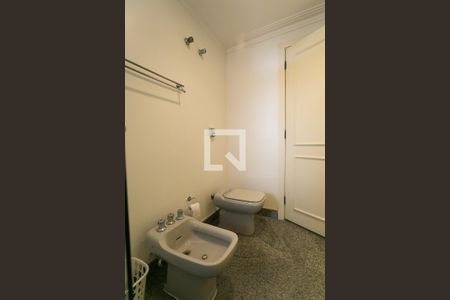 Apartamento para alugar com 260m², 4 quartos e 4 vagas Apartamento para alugar com 260m², 4 quartos e 4 vagasBanheiro