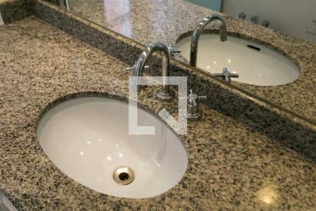 Apartamento para alugar com 260m², 4 quartos e 4 vagas Apartamento para alugar com 260m², 4 quartos e 4 vagasBanheiro da Suíte 1