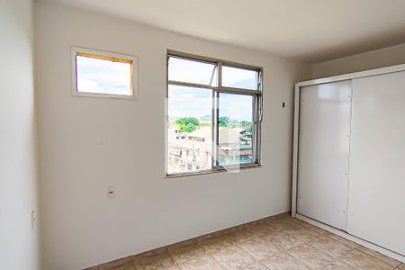 quarto 1 de apartamento para alugar com 2 quartos, 42m² em Taquara, Rio de Janeiro