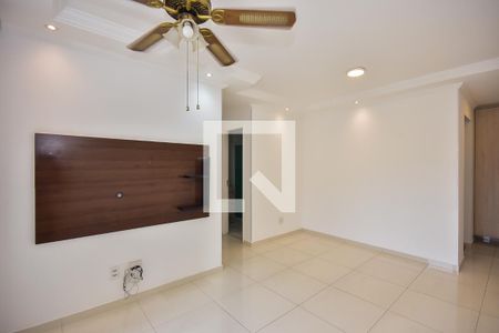 Sala de apartamento para alugar com 3 quartos, 76m² em Jardim Bom Tempo, Taboão da Serra