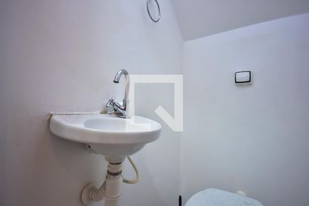 Lavabo de casa para alugar com 2 quartos, 80m² em Jardim Santa Terezinha, Taboão da Serra