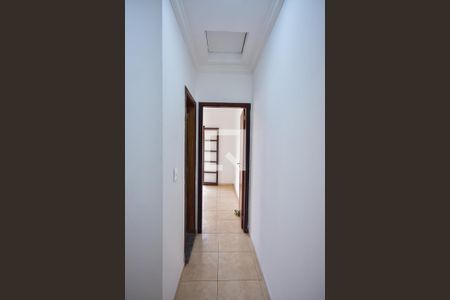 Corredor de casa para alugar com 2 quartos, 80m² em Jardim Santa Terezinha, Taboão da Serra