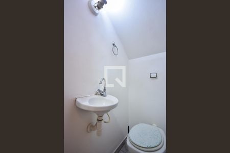 Lavabo de casa para alugar com 2 quartos, 80m² em Jardim Santa Terezinha, Taboão da Serra