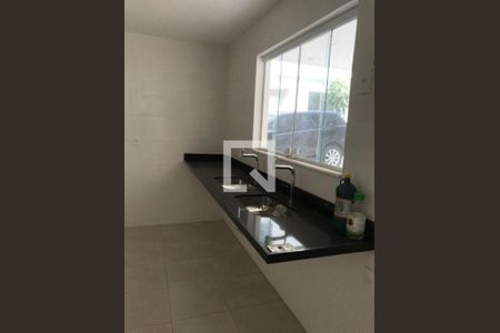 Casa à venda com 3 quartos, 192m² em Vila Progresso, Niterói