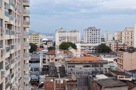 Vista da Sala de apartamento à venda com 2 quartos, 65m² em Centro, Niterói