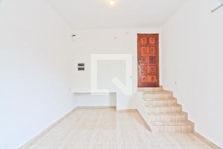 Sala de casa para alugar com 2 quartos, 70m² em Vila Zat, São Paulo