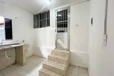 Cozinha de casa para alugar com 1 quarto, 30m² em Vila Zat, São Paulo