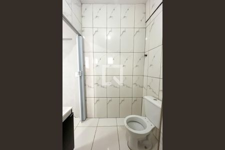 Banheiro de casa para alugar com 1 quarto, 30m² em Vila Zat, São Paulo