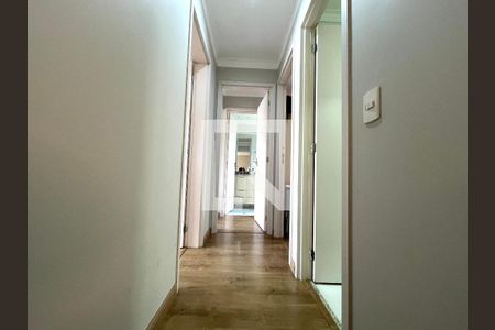 Corredor  de apartamento à venda com 3 quartos, 68m² em Cidade Vargas, São Paulo