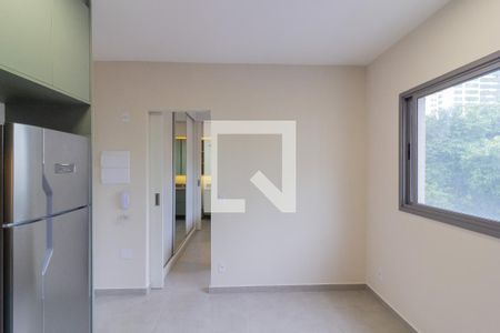 Sala - Cozinha de apartamento para alugar com 1 quarto, 28m² em Chácara Santo Antônio (zona Sul), São Paulo