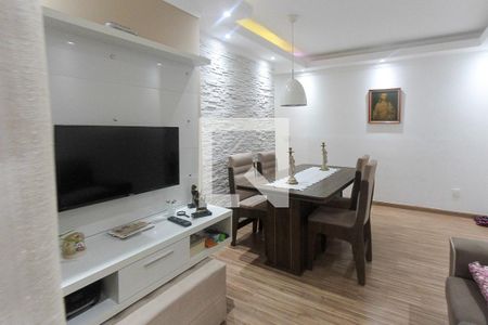 Sala de apartamento para alugar com 2 quartos, 63m² em Vila Paulo Silas, São Paulo