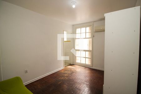 Sala/Quarto de kitnet/studio para alugar com 1 quarto, 30m² em Farroupilha, Porto Alegre