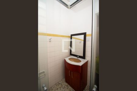 Banheiro de kitnet/studio para alugar com 1 quarto, 30m² em Farroupilha, Porto Alegre