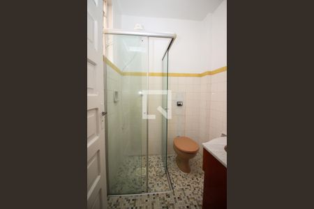 Banheiro de kitnet/studio para alugar com 1 quarto, 30m² em Farroupilha, Porto Alegre