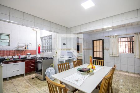 Casa à venda com 150m², 3 quartos e 5 vagas Casa à venda com 150m², 3 quartos e 5 vagasCopa e Cozinha