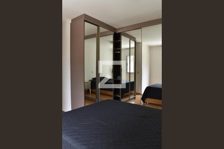 Suíte de apartamento para alugar com 3 quartos, 74m² em Cabral, Curitiba