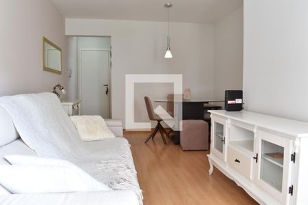 Sala de apartamento para alugar com 3 quartos, 74m² em Cabral, Curitiba