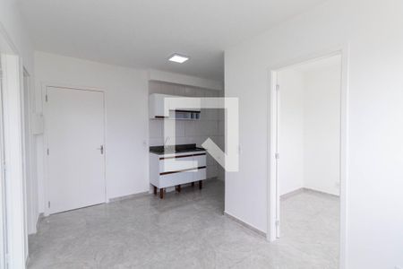 Sala/Cozinha de apartamento para alugar com 2 quartos, 33m² em Vila Pierina, São Paulo