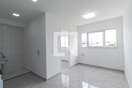 Sala/Cozinha de apartamento para alugar com 2 quartos, 33m² em Vila Pierina, São Paulo