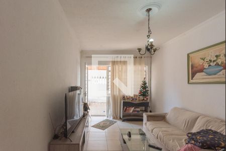 Sala de casa para alugar com 3 quartos, 158m² em Vila Paraiso, Campinas