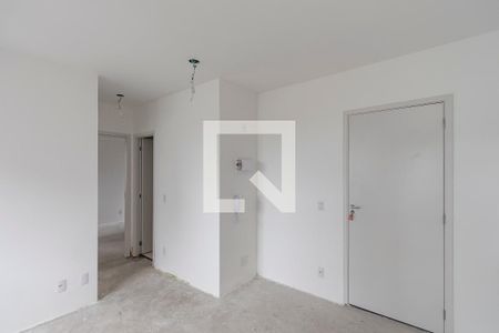 Sala/ Cozinha de apartamento para alugar com 2 quartos, 36m² em Parque Maria Helena, São Paulo