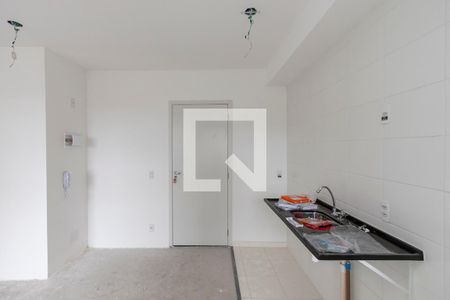 Sala/ Cozinha de apartamento para alugar com 2 quartos, 36m² em Parque Maria Helena, São Paulo