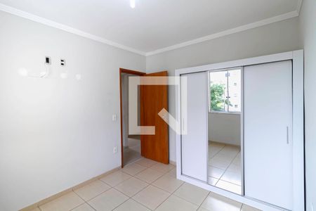 Quarto 1 de apartamento para alugar com 2 quartos, 54m² em Cabral, Contagem