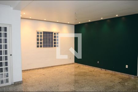 Detalhe Sala de casa para alugar com 2 quartos, 170m² em Goiânia, Belo Horizonte