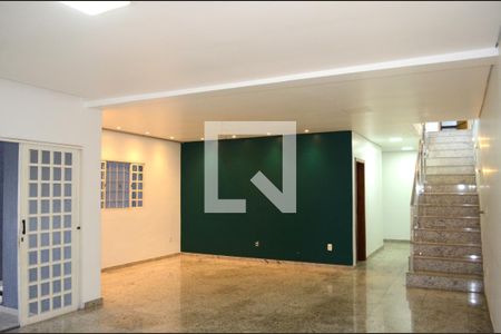 Sala de casa para alugar com 2 quartos, 170m² em Goiânia, Belo Horizonte