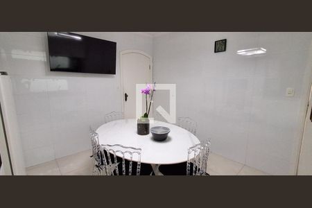 Casa à venda com 176m², 4 quartos e 4 vagas Casa à venda com 176m², 4 quartos e 4 vagasCozinha