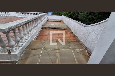 Casa à venda com 176m², 4 quartos e 4 vagas Casa à venda com 176m², 4 quartos e 4 vagasTerraço