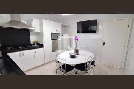 Casa à venda com 176m², 4 quartos e 4 vagas Casa à venda com 176m², 4 quartos e 4 vagasCozinha