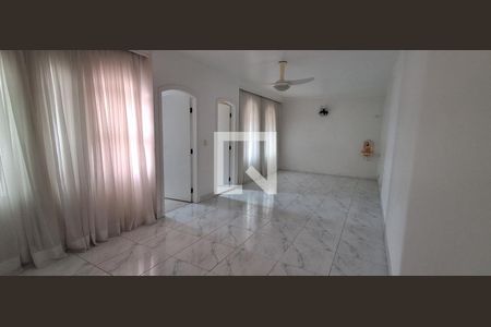 Casa à venda com 176m², 4 quartos e 4 vagas Casa à venda com 176m², 4 quartos e 4 vagasSuíte