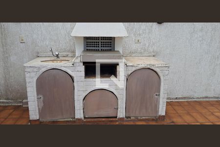 Casa à venda com 176m², 4 quartos e 4 vagas Casa à venda com 176m², 4 quartos e 4 vagasChurrasco