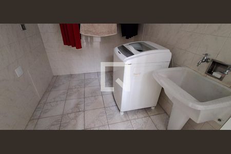 Casa à venda com 176m², 4 quartos e 4 vagas Casa à venda com 176m², 4 quartos e 4 vagasÁrea de Serviço