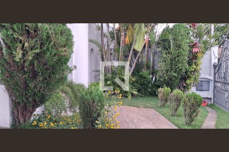 Casa à venda com 176m², 4 quartos e 4 vagas Casa à venda com 176m², 4 quartos e 4 vagasJardim