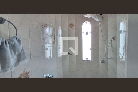 Casa à venda com 176m², 4 quartos e 4 vagas Casa à venda com 176m², 4 quartos e 4 vagasBanheiro Suíte