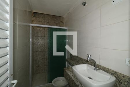 Banheiro de casa para alugar com 1 quarto, 50m² em Jardim Utinga, Santo André