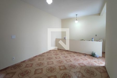 Sala de casa para alugar com 4 quartos, 436m² em Parque Santa Bárbara, Campinas