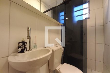 Banheiro de apartamento à venda com 2 quartos, 44m² em Loteamento Parque São Martinho, Campinas